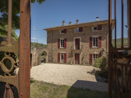 bastide Hameau de Pouzes